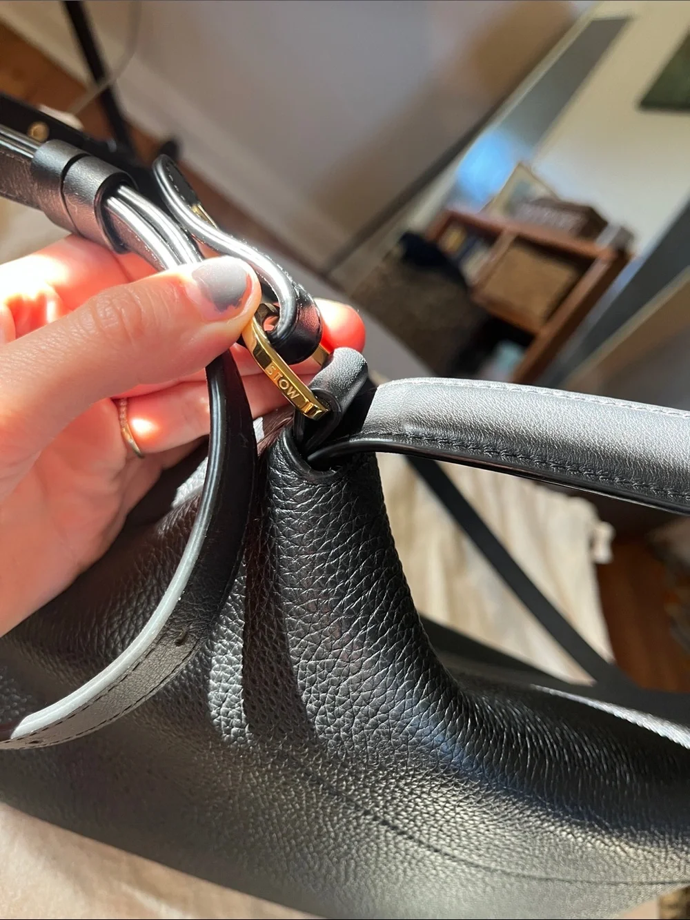 Stow London East West Curve bag in Black calfskin leather - Picture 5 of 13